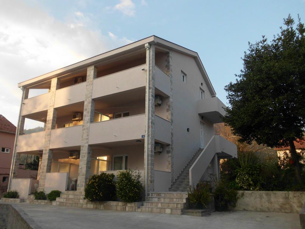 Apartments Samardzic Тиват Екстер'єр фото