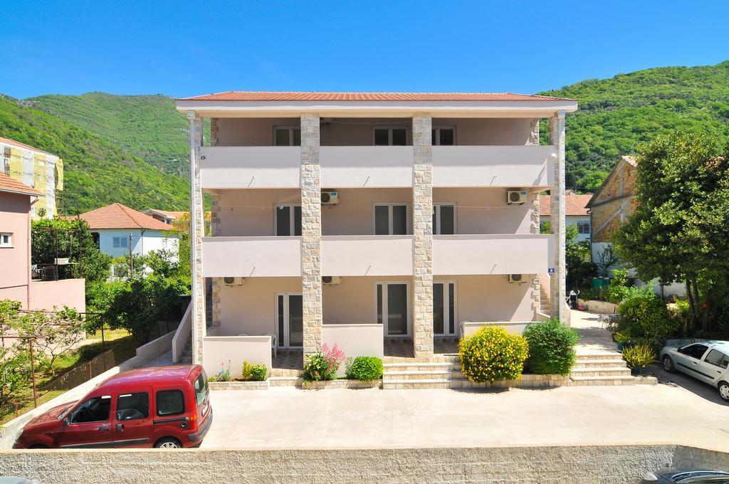 Apartments Samardzic Тиват Екстер'єр фото