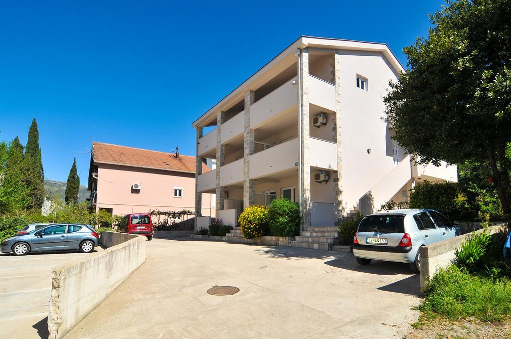 Apartments Samardzic Тиват Екстер'єр фото