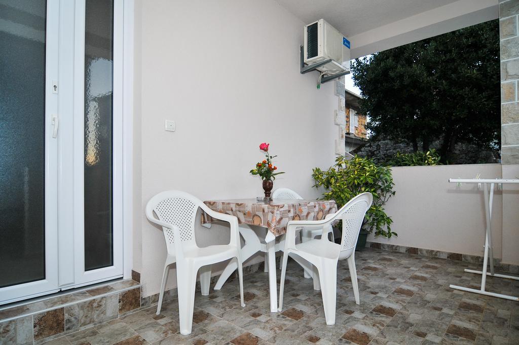 Apartments Samardzic Тиват Екстер'єр фото