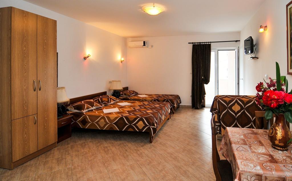 Apartments Samardzic Тиват Екстер'єр фото